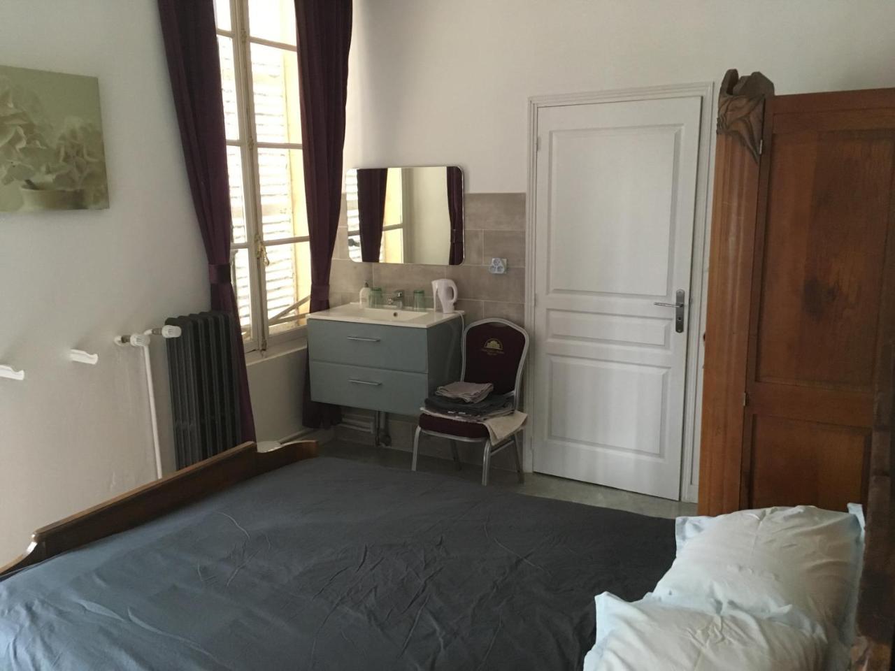 Chateau Nevers Bed and Breakfast Varennes-Vauzelles Habitación foto