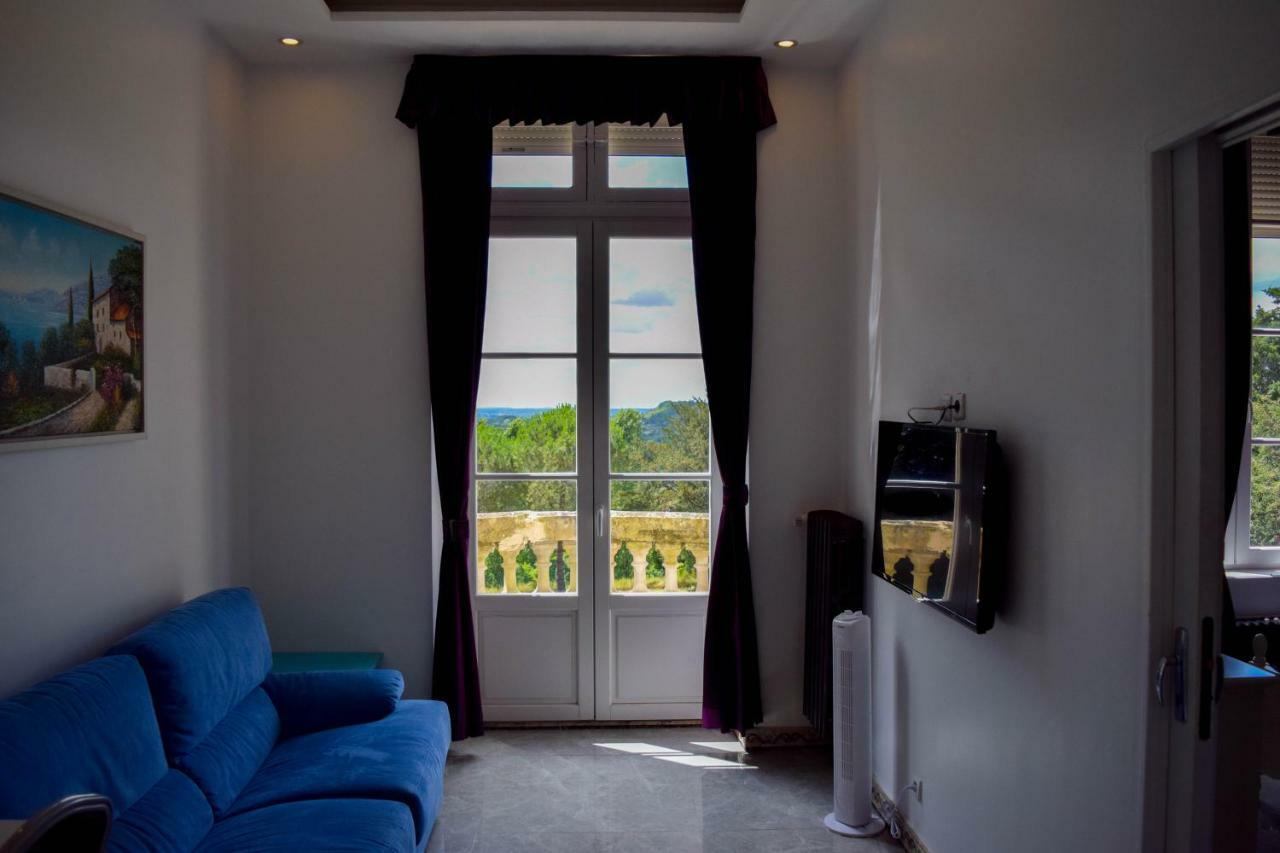 Chateau Nevers Bed and Breakfast Varennes-Vauzelles Exterior foto