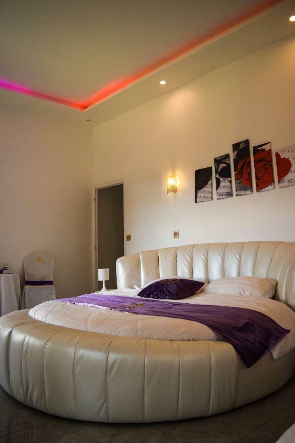 Chateau Nevers Bed and Breakfast Varennes-Vauzelles Exterior foto