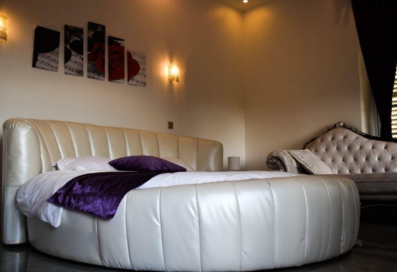 Chateau Nevers Bed and Breakfast Varennes-Vauzelles Exterior foto